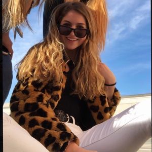 Meet your Posher, Julianna